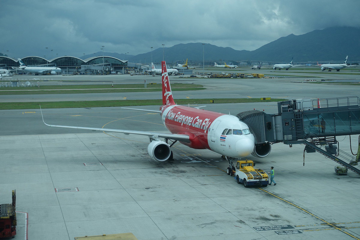 AirAsia Purser Examines Passenger's Credit Card, Then Demands Passport