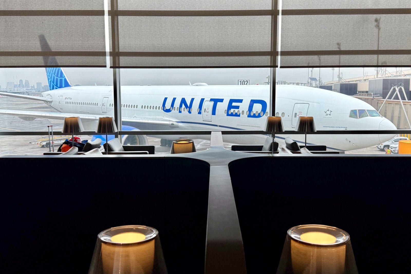 How to Book United Flights Using Aeroplan Points for Less