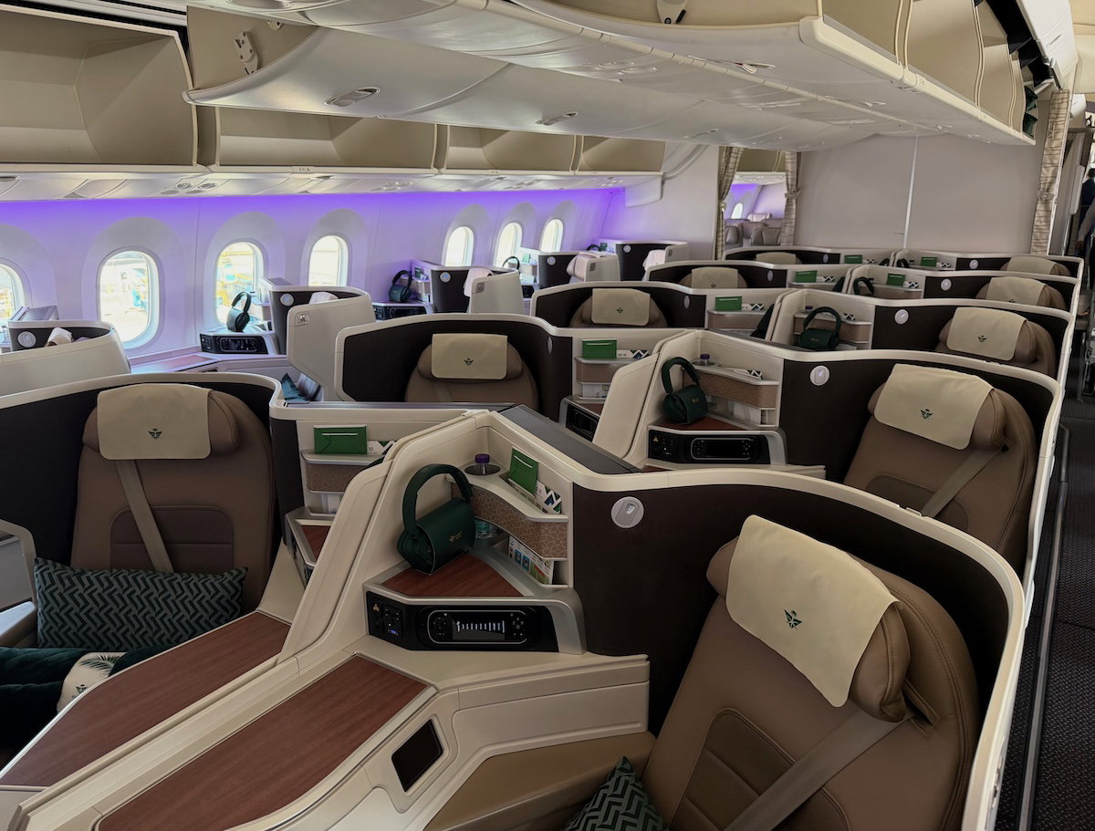 Saudia Business Class 787-10 Review: Amsterdam to Jeddah